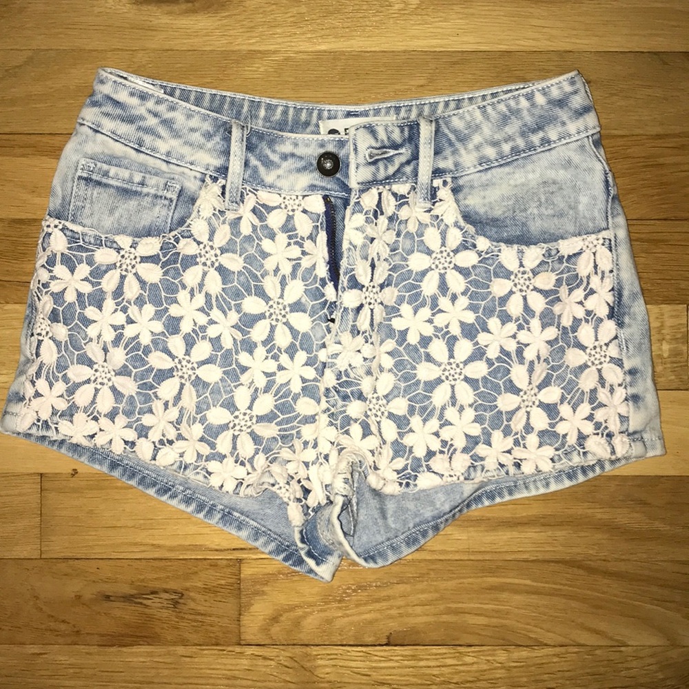 Floral jeans shorts